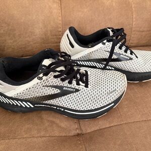 Brooks Black and White Running Shoes